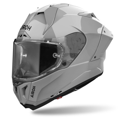 Capacete de motociclista AIROH branco com viseira transparente e detalhes em preto