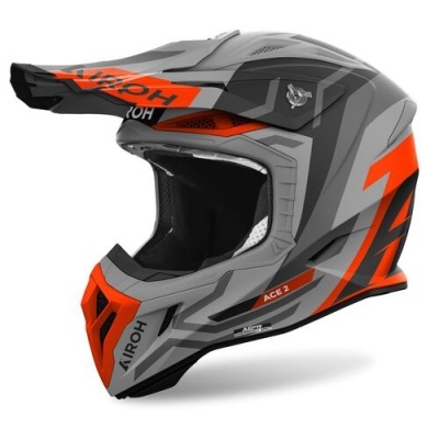 Capacete motocross cinza, preto e laranja com texto AIROH e ACE 2