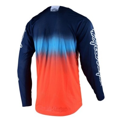 Camisola desportiva azul e laranja com texto branco nas mangas, vista traseira