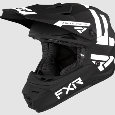 Capacete integral motocross preto e branco com marca FXR