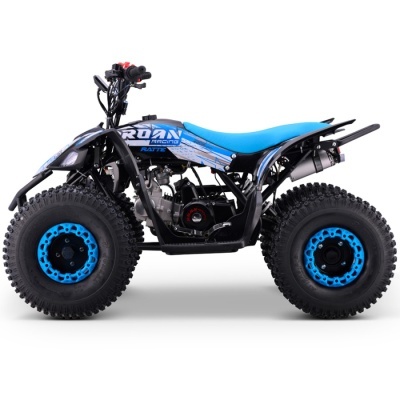 Quadriciclo preto e azul com pneus grossos e texto Jordan Offroad Ratt