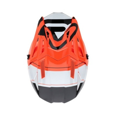 Capacete de motocross laranja, preto e branco com grelhas de ventilação