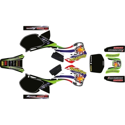 Autocolantes coloridos para kart com texto SPIRIT, SOLITÁRIO e logos de marcas em fundo branco