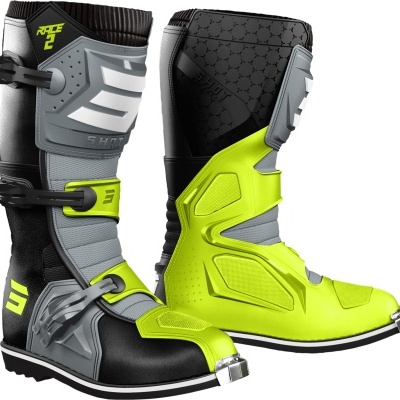 Botas de motocross preto, cinza e amarelo fluorescente com correias e detalhes em metal