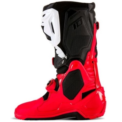Bota de motociclista vermelha, preta e branca com proteções e fecho frontal