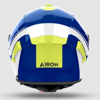 Capacete de motociclista azul, branco e amarelo com texto AIROH