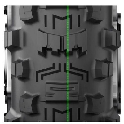 Pneu de bicicleta preto com padrão robusto e linha verde central