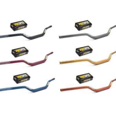 guiadores coloridos para bicicleta ou moto com caixas PRO TAPER dispostas em linha