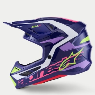 Capacete integral azul escuro com detalhes coloridos e texto SM7 e alpinestars