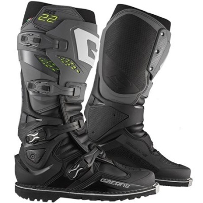 Botas de motocross pretas Gaerne com fechos ajustáveis