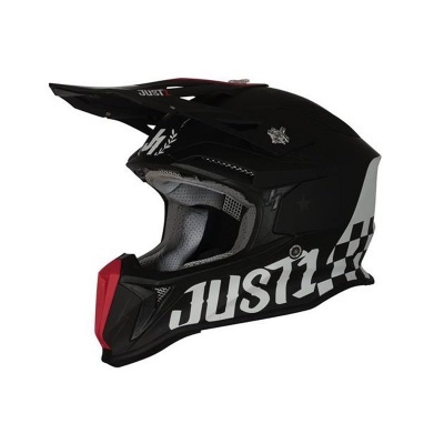 Capacete de motocross preto com padrão quadriculado e texto JUST1