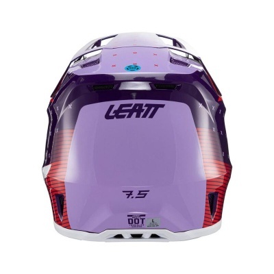 Capacete de motocross lilás com detalhes vermelhos e pretos visto de trás