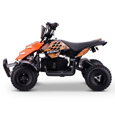 Quadriciclo infantil preto e laranja com texto ROAN Racing 500W