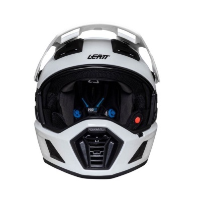 Capacete integral branco com detalhes pretos e texto LEATT na frente