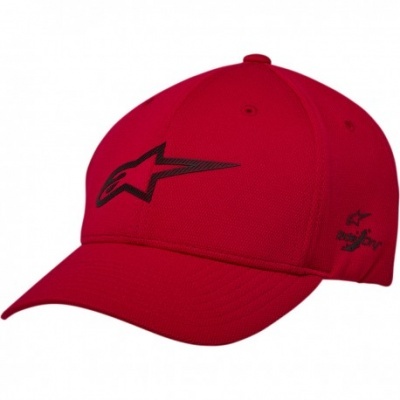 Boné vermelho com logo preto bordado