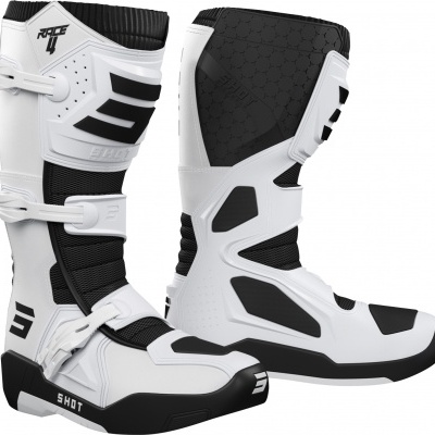 Botas de motocross brancas e pretas com fivelas e texto RACE 4 e SHOT