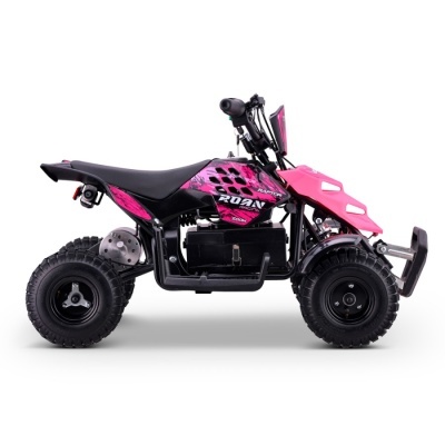 Quadro todo-o-terreno infantil preto e rosa com pneus grandes e texto decorativo nas laterais