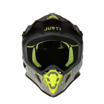 Capacete motocross preto, cinza e amarelo com texto JUST1