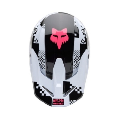 Capacete desportivo preto e branco com logótipo rosa de raposa