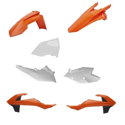 Peças de plástico para mota nas cores laranja, branco e preto sobre fundo branco.