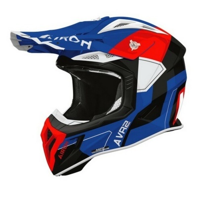 Capacete de mota azul, vermelho, branco e preto com texto AIROH e AVRA