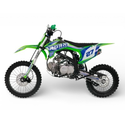 Motocross verde e azul com o número 27 sobre fundo branco