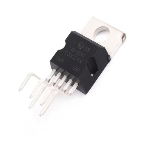 Componente eletrónico transistor TDA2050 preto e prata