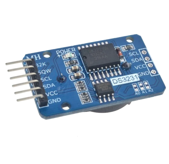Placa azul eletrónica com chip DS3231 e pinos de conexão