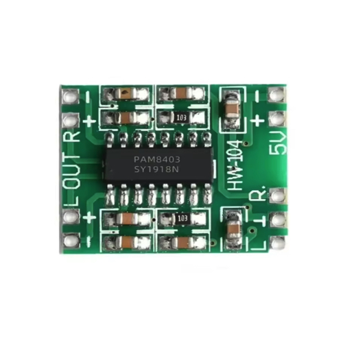 Placa de circuito impresso verde com chip PAM8403 e componentes eletrónicos