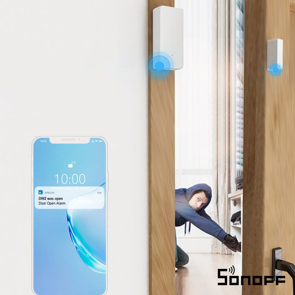 Sensor de Janelas E Portas WiFi SONOFF Alarme Sonoff na porta de madeira com notificação de alarme no telemóvel