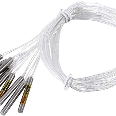 Sensores térmicos cilíndricos metálicos com cabos brancos