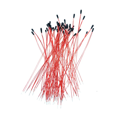 Fios vermelhos com pontas pretas sobre fundo branco