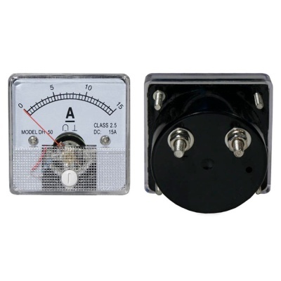 Amperímetro analógico quadrado com escala de 0 a 15 Amperes e terminais na parte traseira