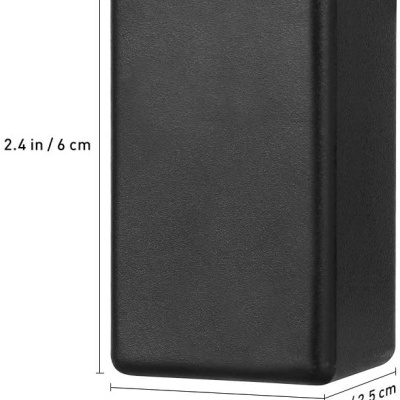 Bloco preto com dimensões 6x3,5x2,5 cm