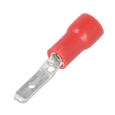 Conector elétrico macho isolado vermelho com terminal metálico.