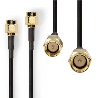 Cabo coaxial preto com conectores dourados em ambas extremidades