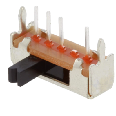 Interruptor de alavanca pequeno com terminais metálicos prateados e corpo preto