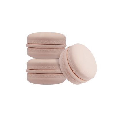 Três macarons creme clara empilhados isolados