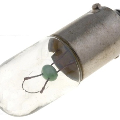 Lâmpada pequena com base metálica e vidro transparente