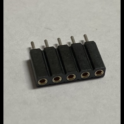 Conector de 5 pinos preto com metal