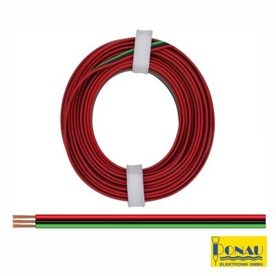 Bobina de fio elétrico com fios vermelhos, pretos e verdes e cobre exposto