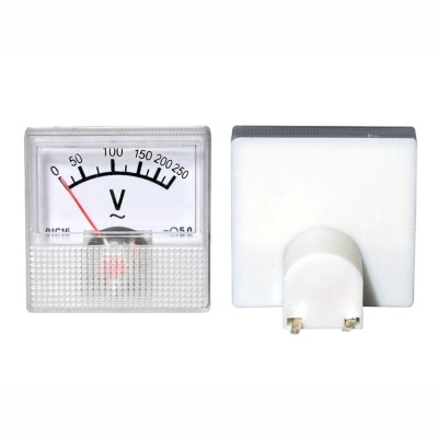 Voltímetro analógico quadrado branco com visor transparente e indicador vermelho