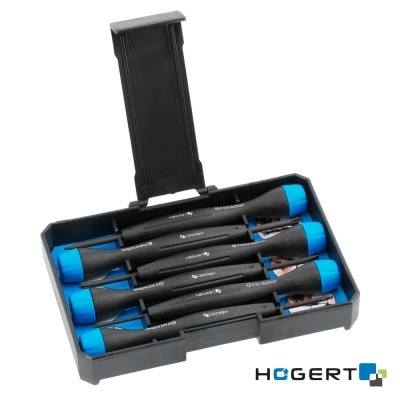 Conjunto de seis chaves de fendas pretas e azuis numa caixa preta com tampa aberta