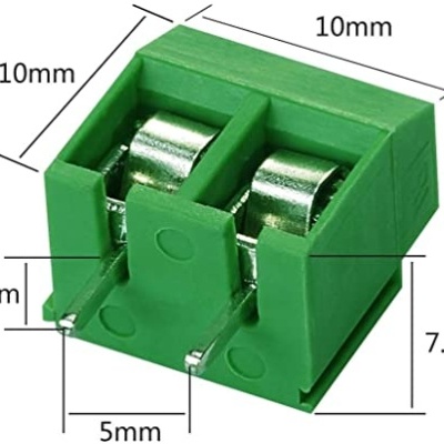 Conector elétrico verde com dois terminais metálicos