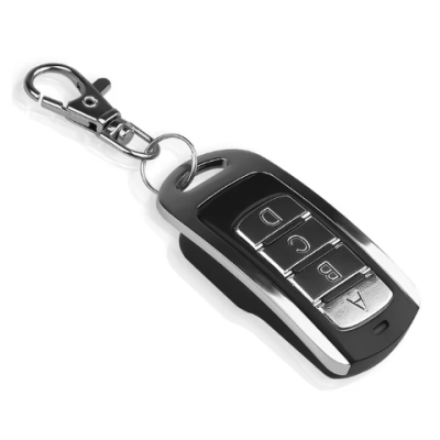 Comando remoto metálico e preto para carro com botões e mosquetão