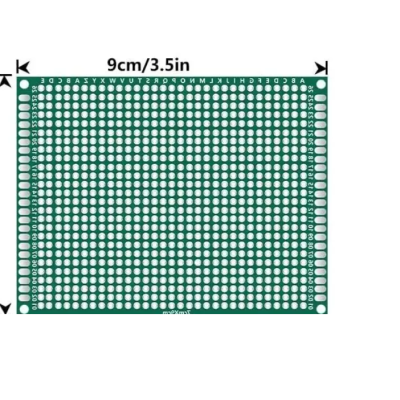 Placa de circuito impresso verde com padrão quadriculado branco e dimensões marcadas