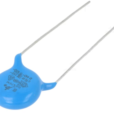 Capacitor azul redondo com duas hastes metálicas e inscrições técnicas