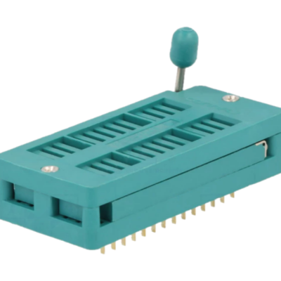 Conector ZIF azul turquesa com pinos dourados e alavanca em fundo branco