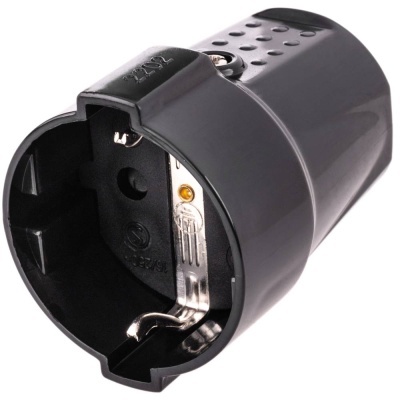 Adaptador elétrico preto com partes metálicas prateadas em fundo branco