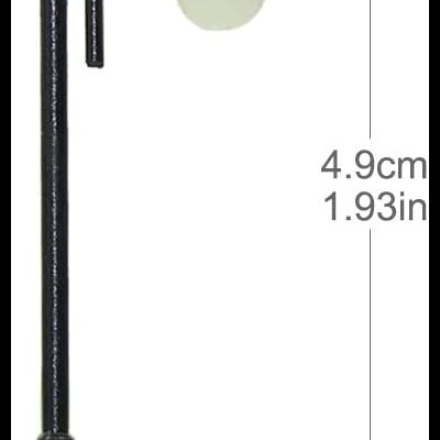 Luminária de poste de rua decorativa preta com globo branco opaco